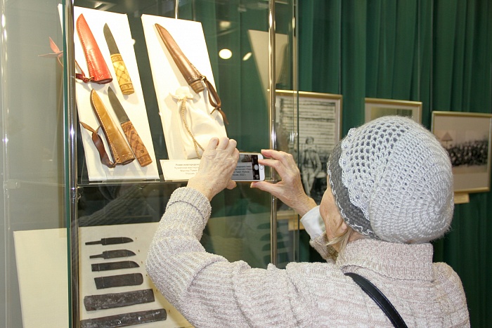 Коллекция холодного оружия представлена на выставке «Блеск клинков» в Кирове