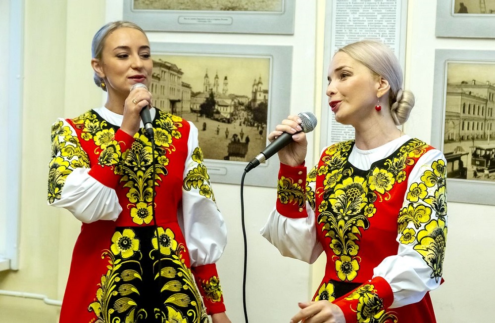 Мастера  хохломы и торжокского золотного шитья представили российские НХП на «Славянском базаре» в Белоруссии