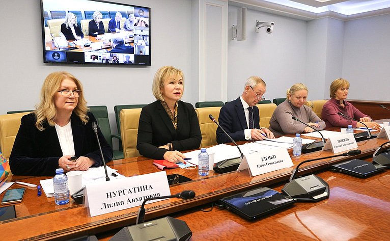 В Совете Федерации обсудили предложения по сохранению и развитию народных художественных промыслов