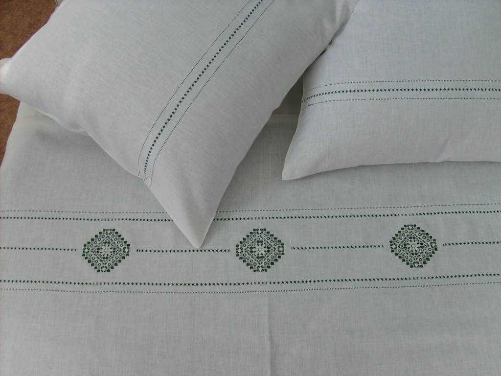 Комплект постельного белья изо льна с вышивкой «резные узоры»