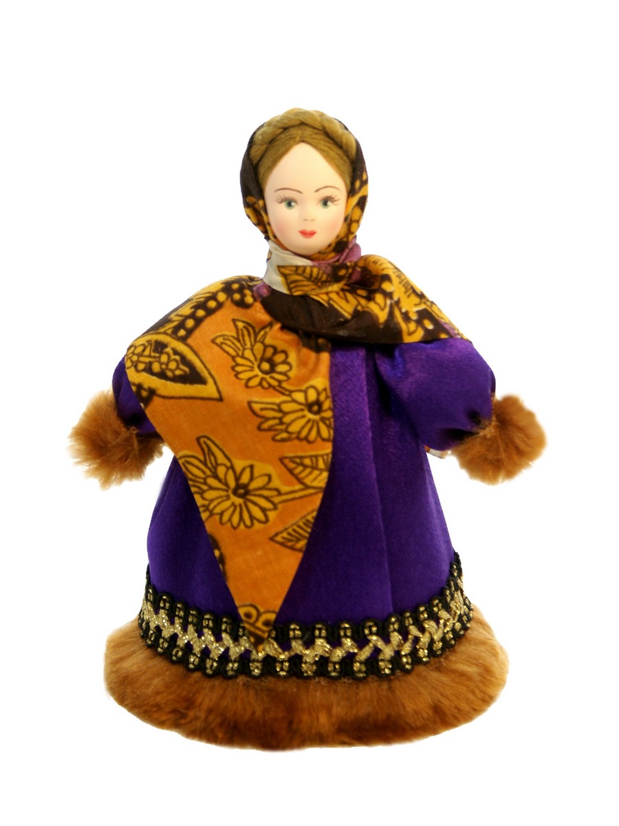 Кукла коллекционная горожанка в зимней одежде.