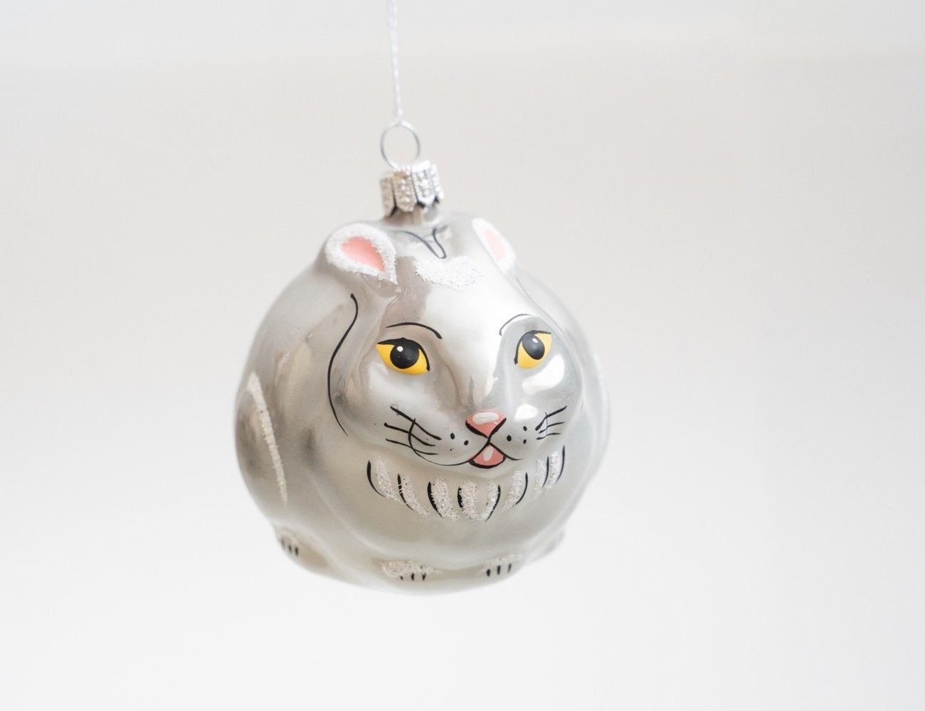 Стеклянный ёлочный шар кролик - талисман, серый, 75 мм, елочка