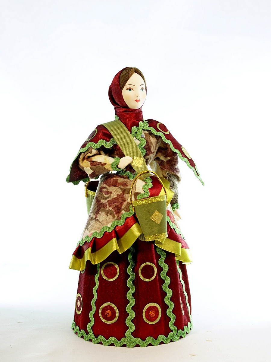 Кукла сувенирная фарфоровая. крестьянка с коромыслом по мотивам дымковской расписной игрушки